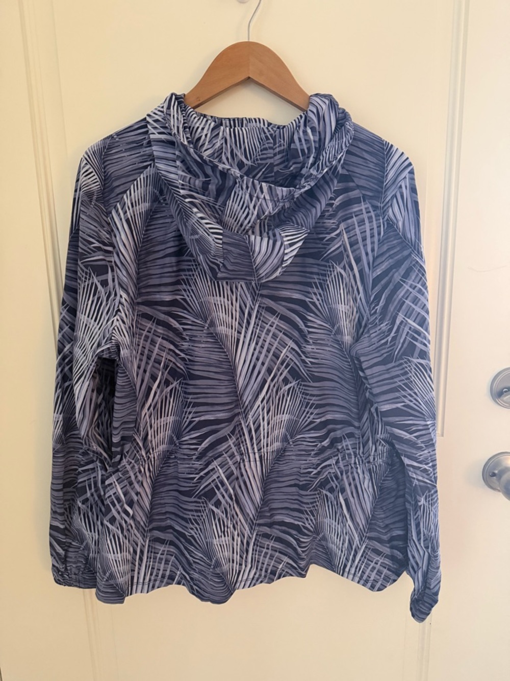 Tommy Bahama Island Zone Navy and White Palm-Print Hooded Jacket - Picture 2 of 7